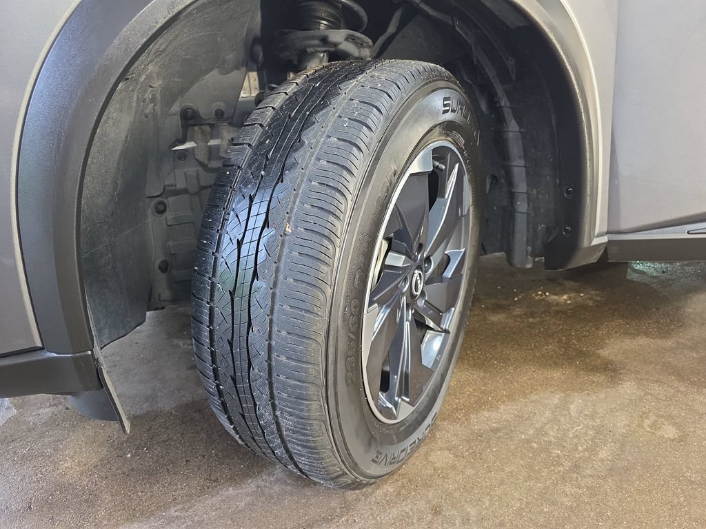 Used 2024 Nissan Rogue SV AWD/4WD image 31