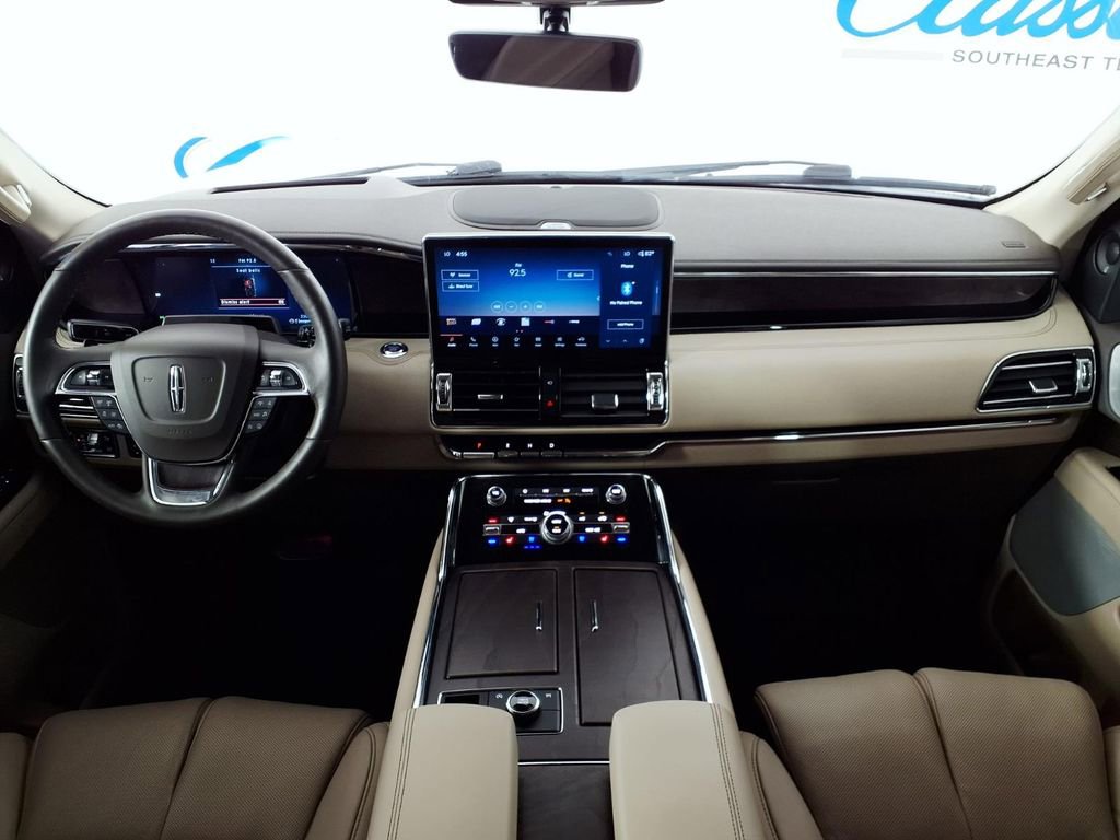 Used 2023 Lincoln Navigator Reserve RWD image 11