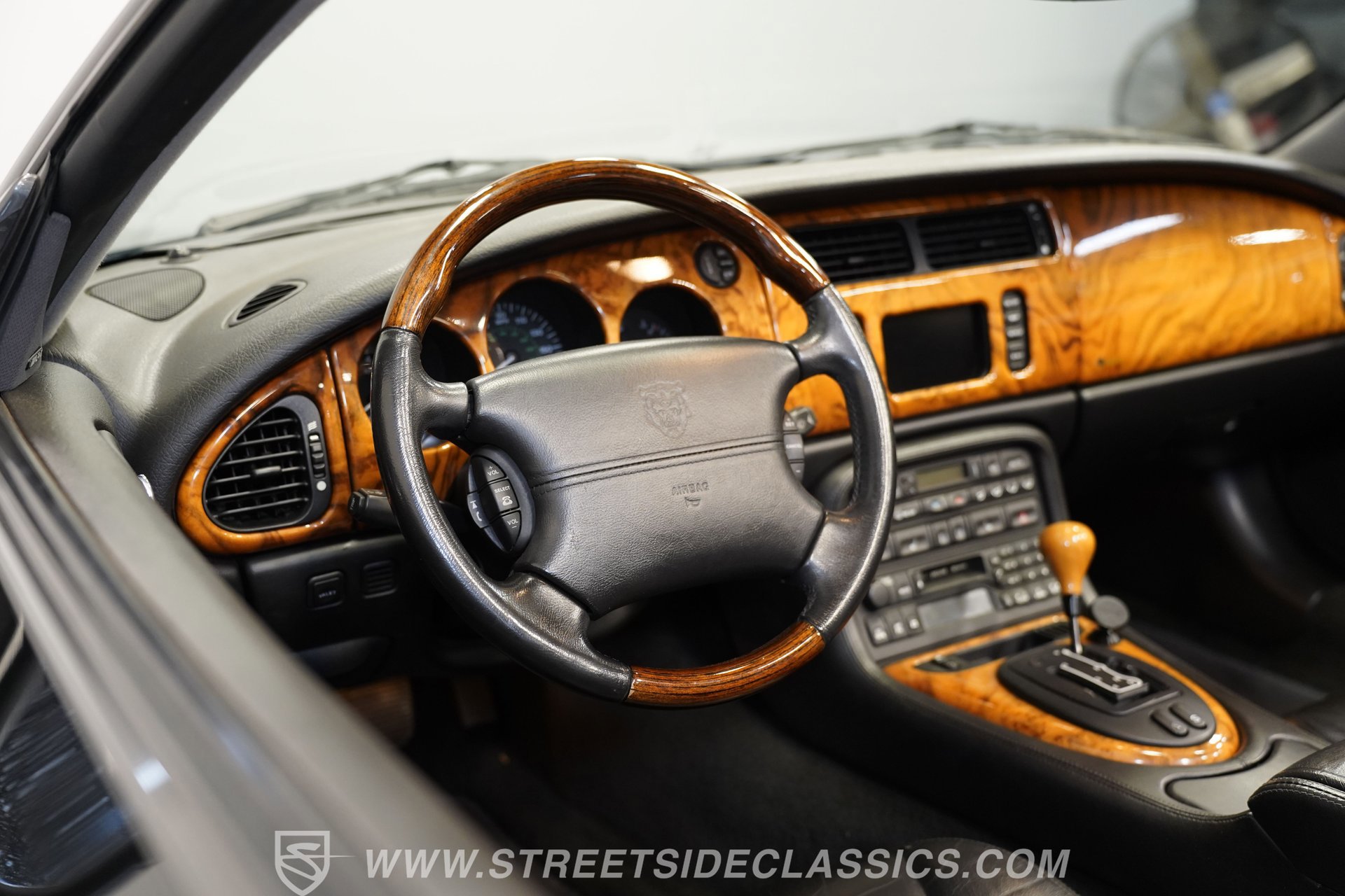 Used 2002 Jaguar XK8 Convertible image 30