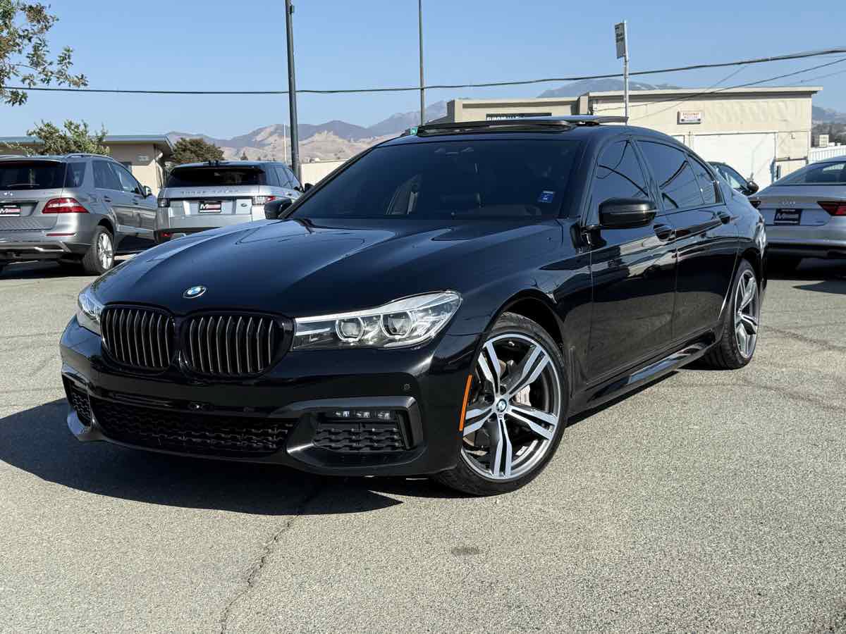 Used 2019 BMW 740i image 3
