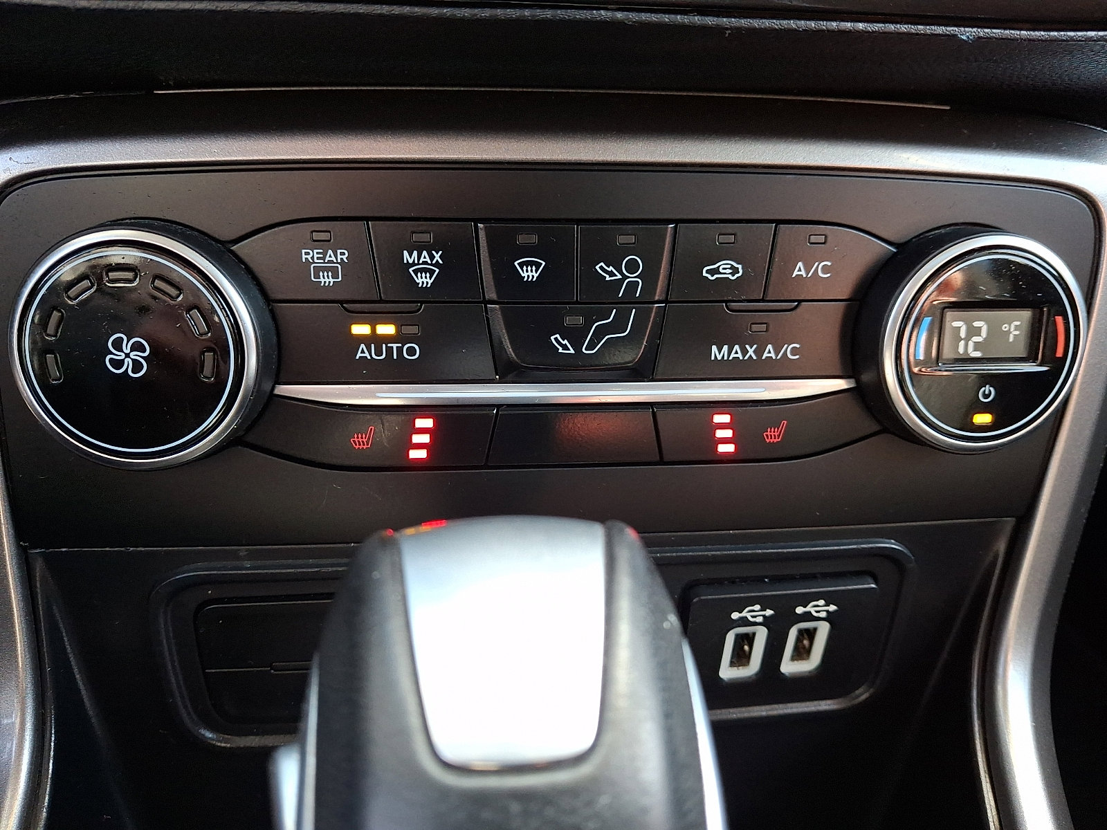 Used 2018 Ford EcoSport SE w/ SE Convenience Package image 17