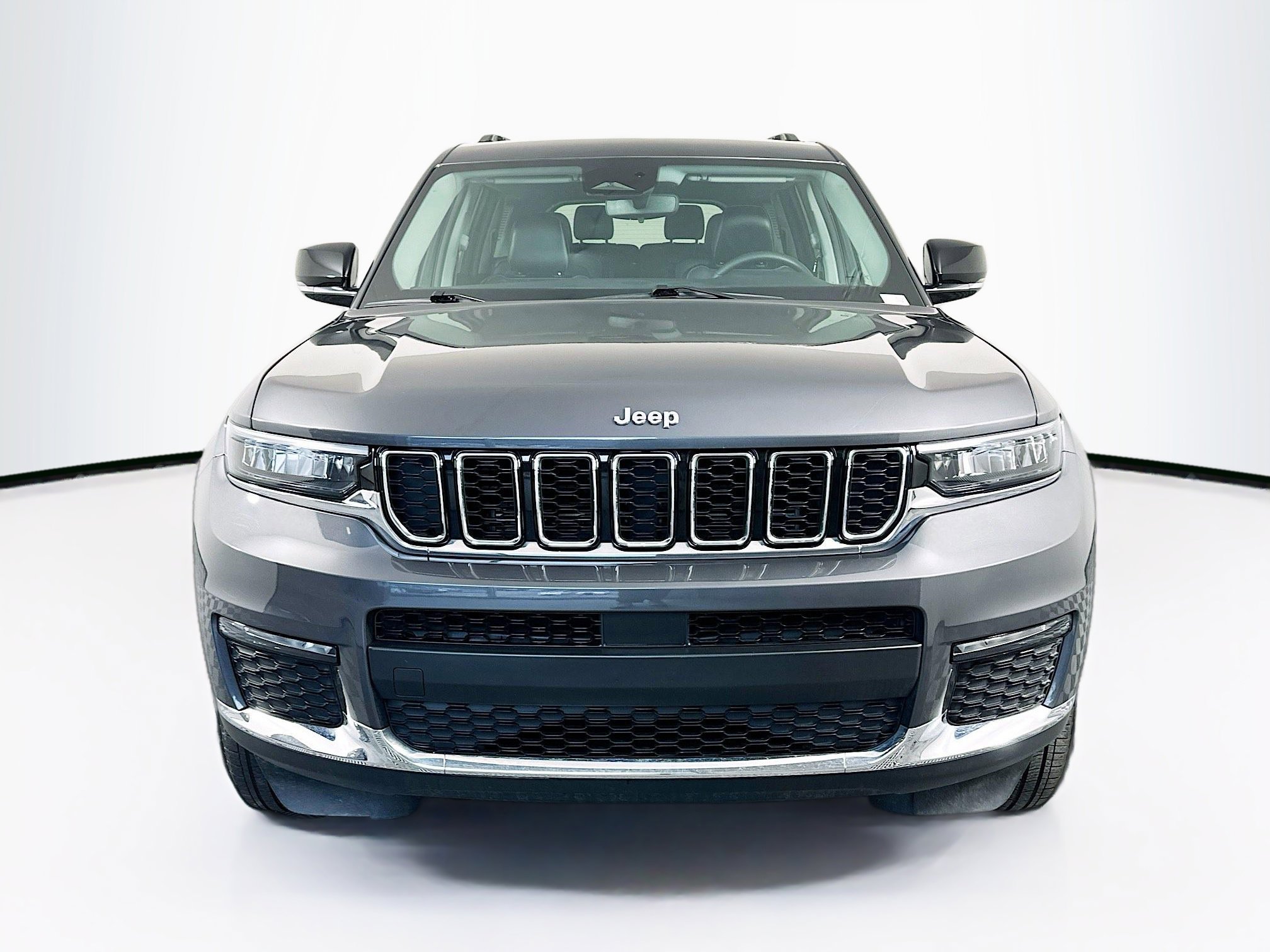 Used 2023 Jeep Grand Cherokee L Limited AWD/4WD image 2