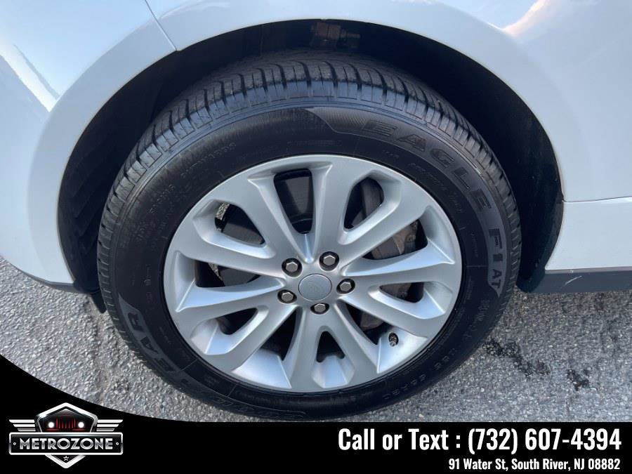 Used 2016 Land Rover Range Rover HSE image 40