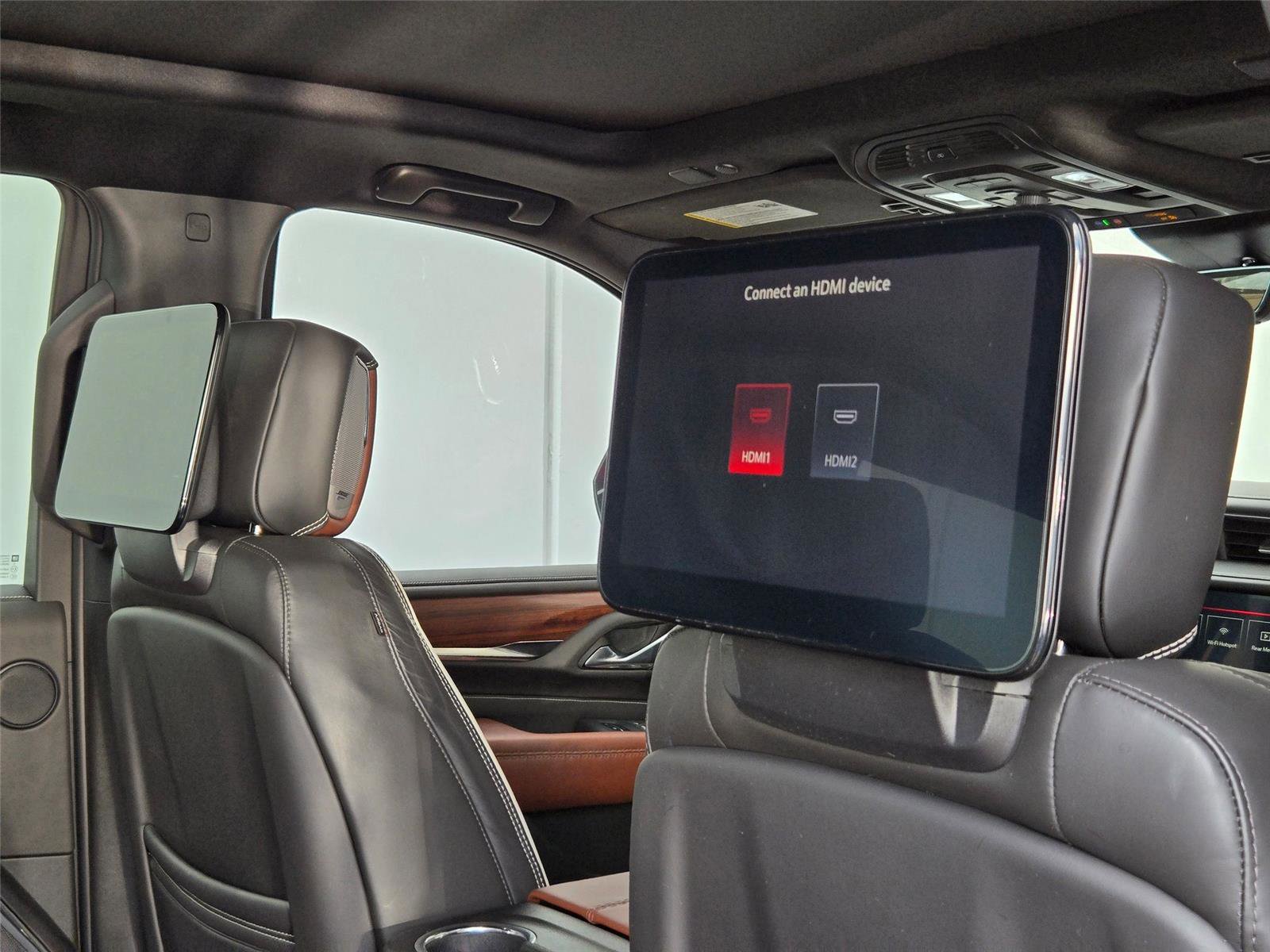 Used 2023 GMC Yukon Denali Ultimate AWD/4WD image 32