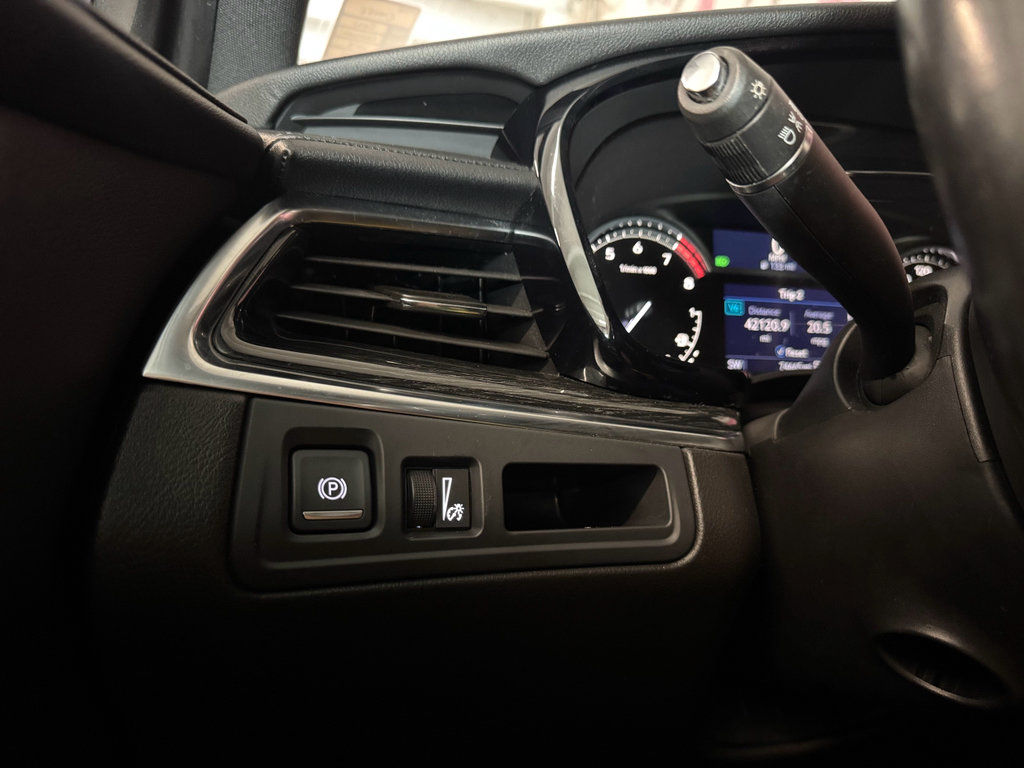 Used 2021 Cadillac XT5 Premium Luxury AWD/4WD image 16