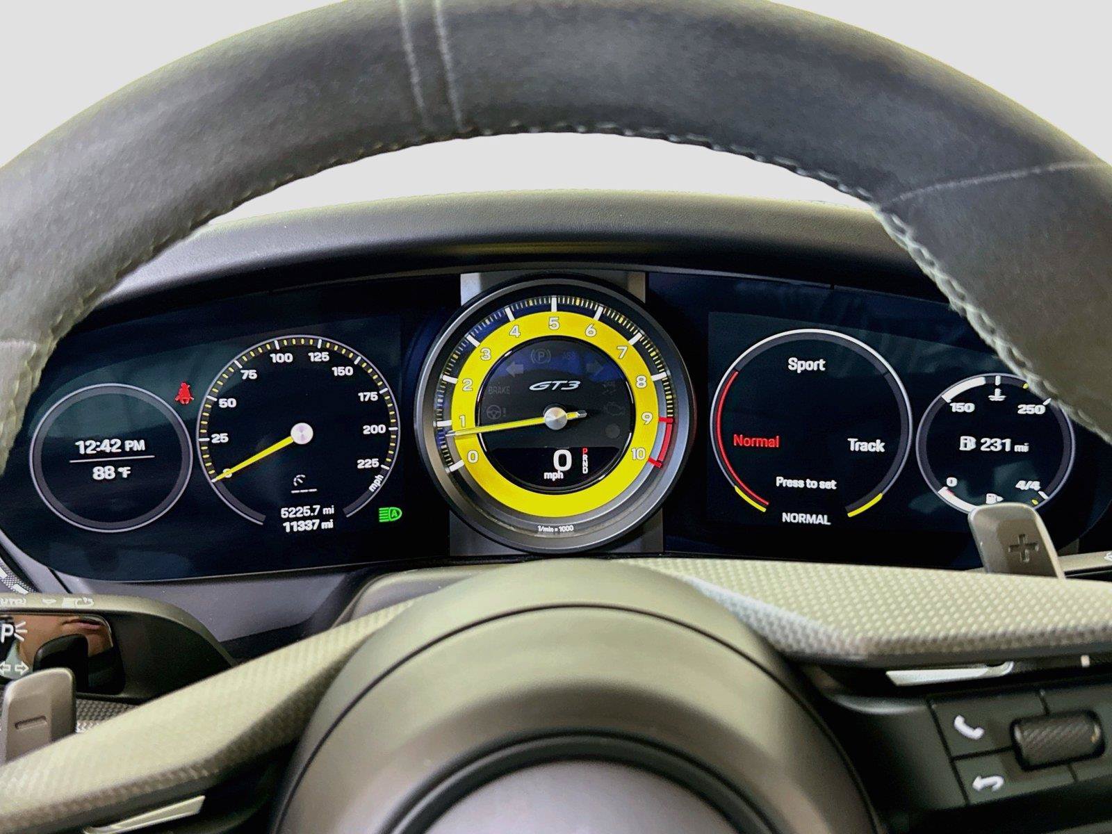 Used 2022 Porsche 911 GT3 RWD image 18