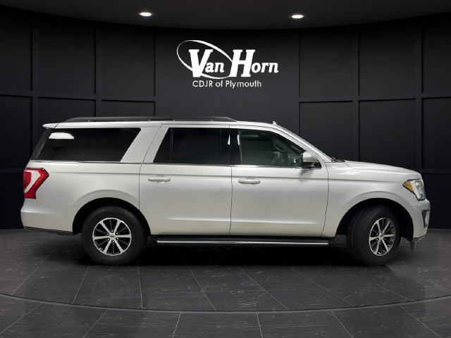 Used 2018 Ford Expedition Max XLT w/ Equipment Group 202A AWD/4WD image 8
