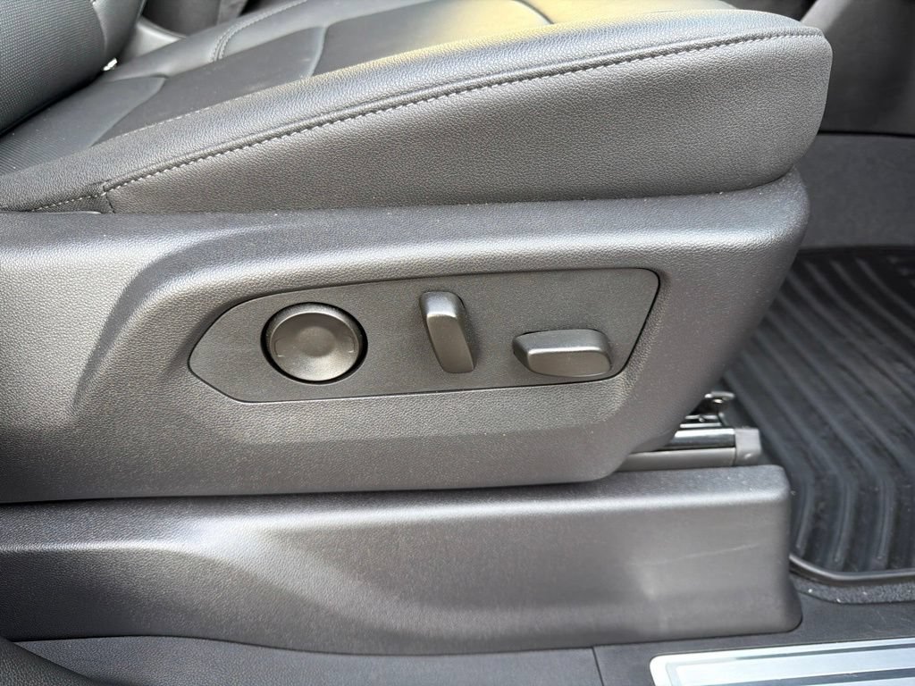 Used 2026 Chevrolet Silverado 1500 LTZ AWD/4WD image 16