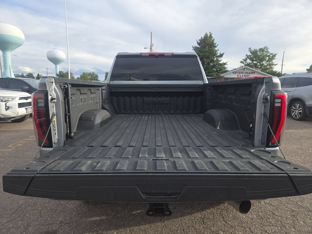 Used 2025 GMC Sierra 2500 AT4 AWD/4WD image 17