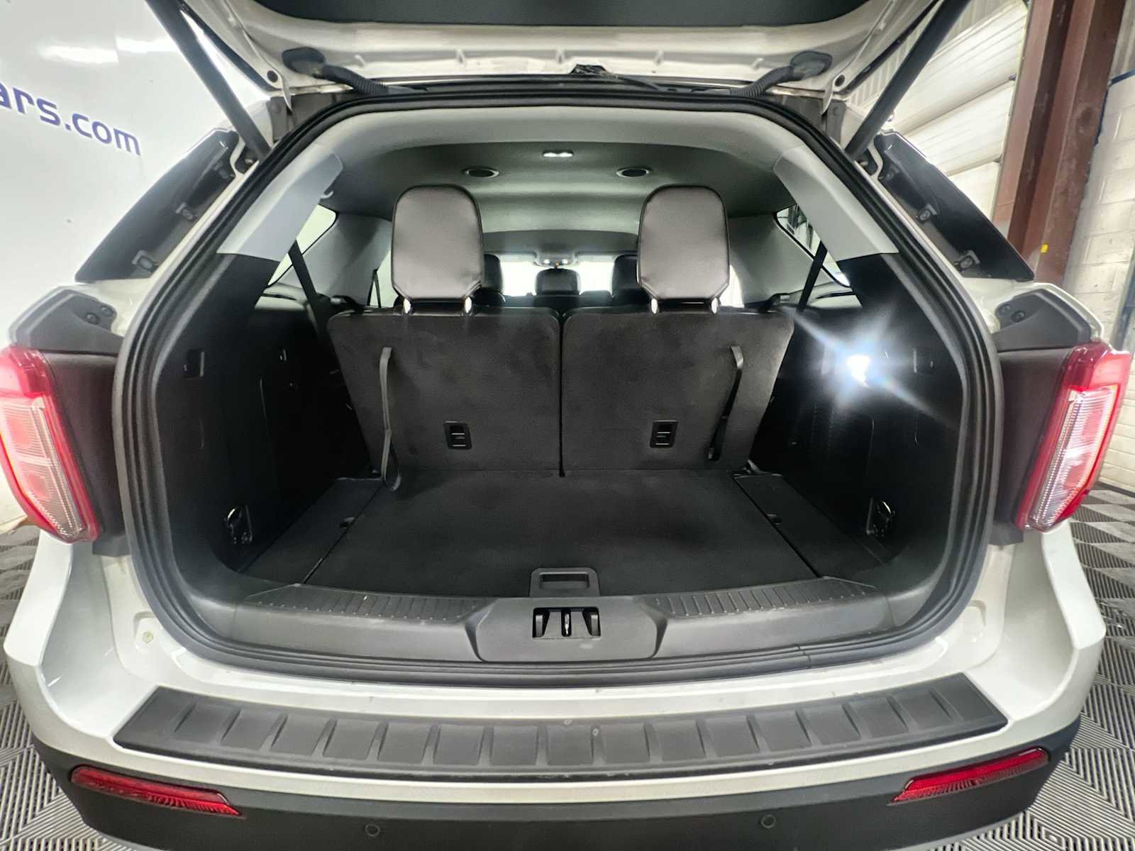 Used 2022 Ford Explorer XLT w/ Equipment Group 202A image 20