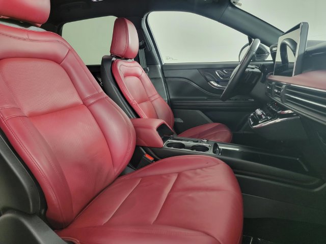 Used 2025 Lincoln Corsair Reserve AWD/4WD image 18
