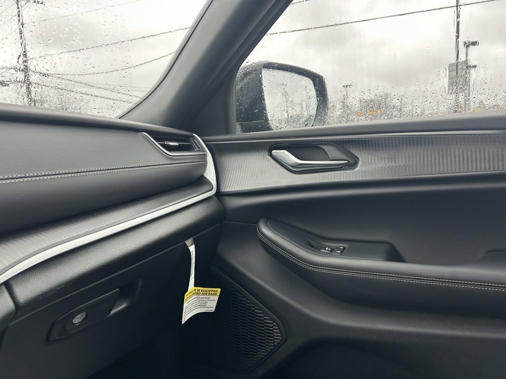 Used 2025 Jeep Grand Cherokee L Laredo w/ Luxury Tech Group I image 25