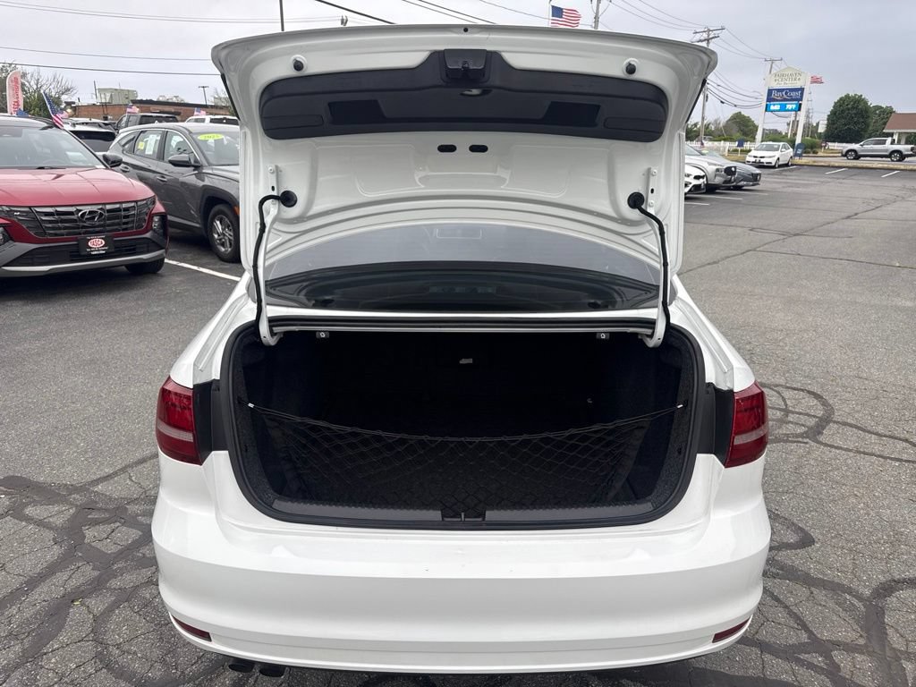 Used 2018 Volkswagen Jetta Sport FWD image 9
