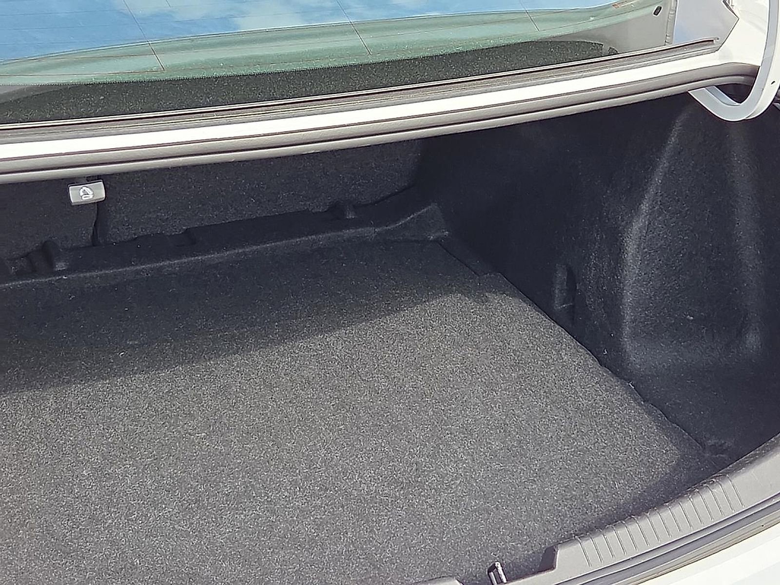 Used 2024 Chevrolet Malibu LT image 8