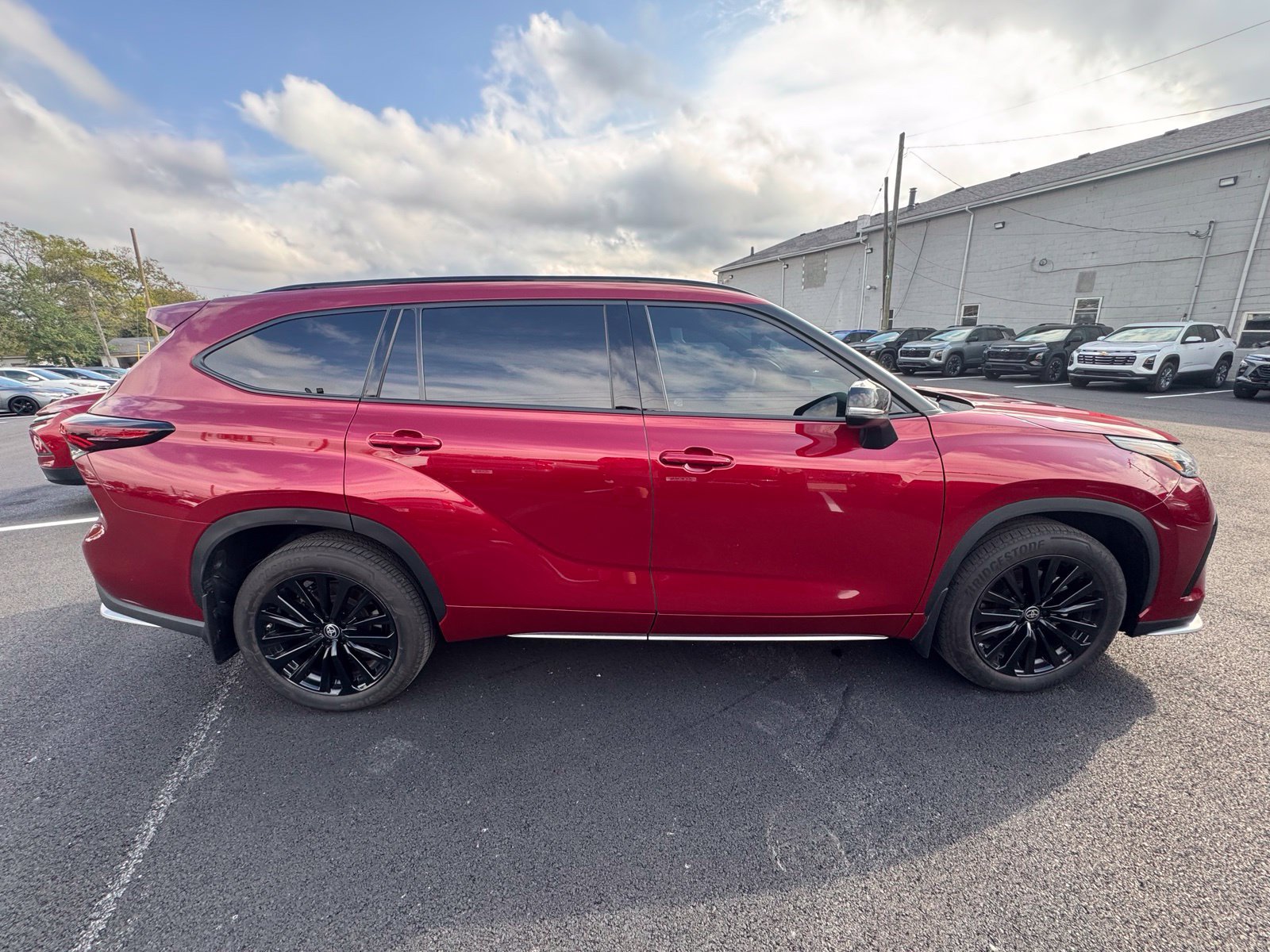 Used 2024 Toyota Highlander XSE AWD/4WD image 7