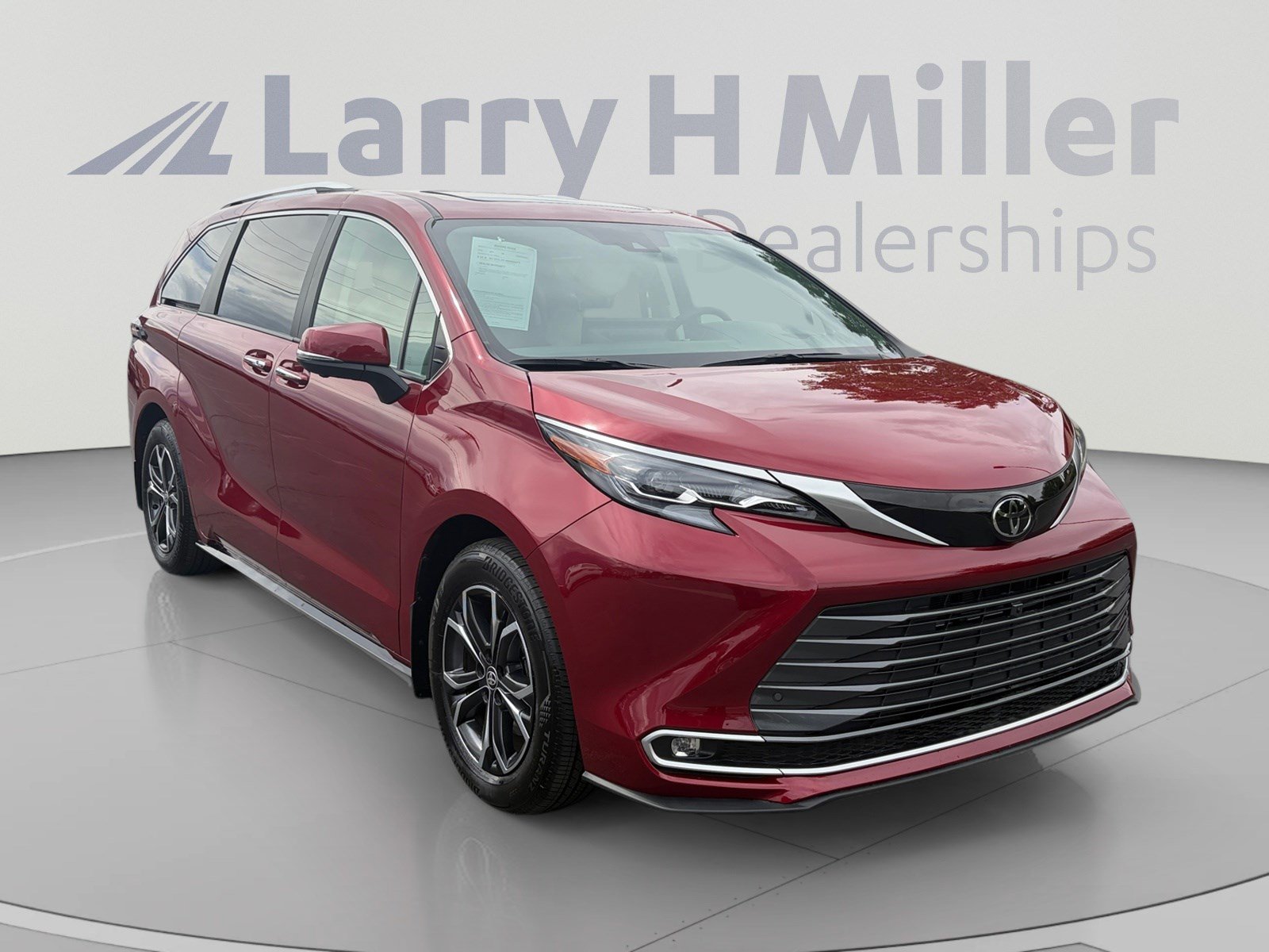 Used 2026 Toyota Sienna Platinum AWD/4WD image 7