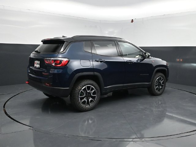 New 2026 Jeep Compass Trailhawk AWD/4WD image 8
