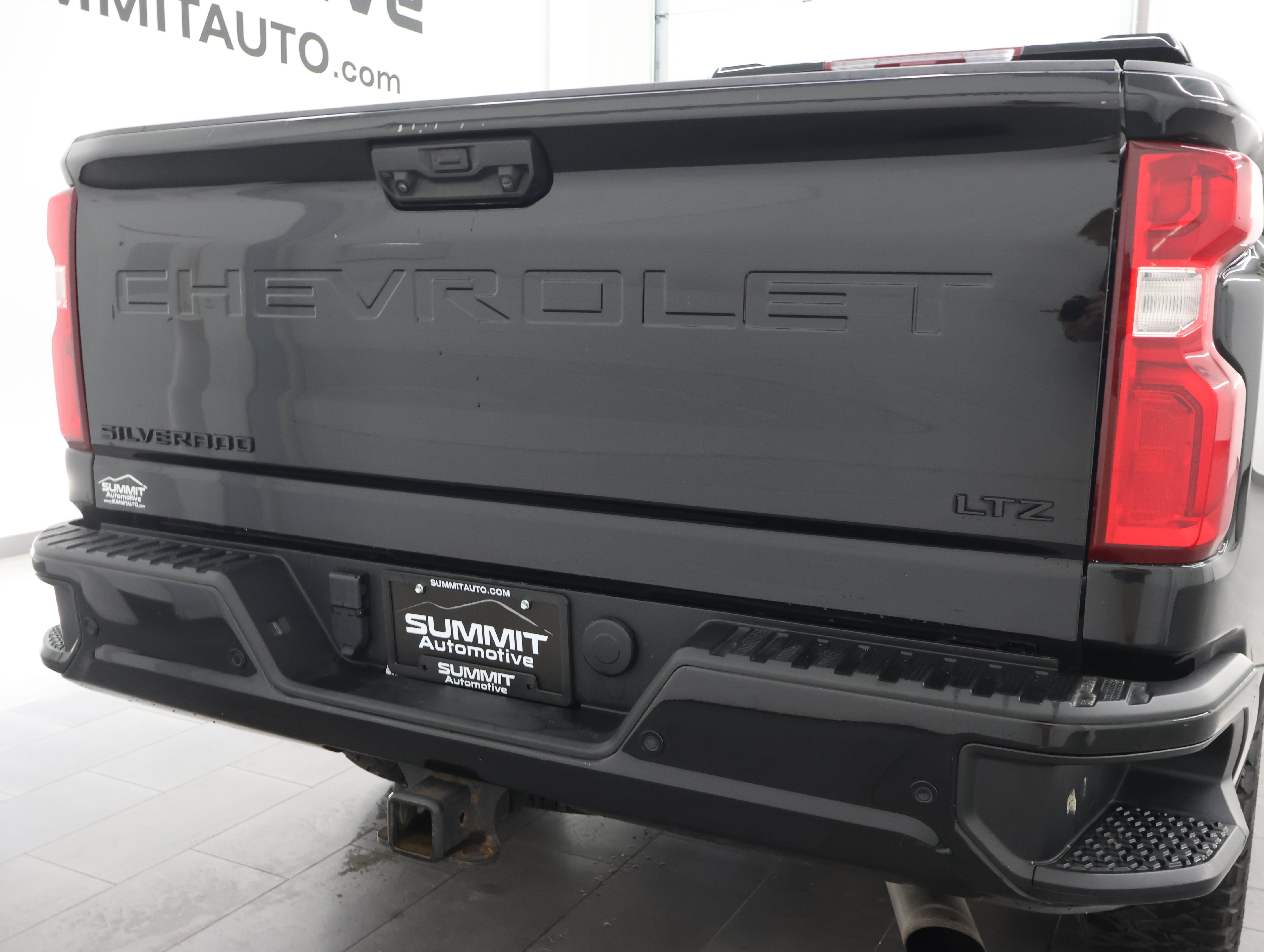 Used 2024 Chevrolet Silverado 2500 LTZ w/ LTZ Plus Package AWD/4WD image 32