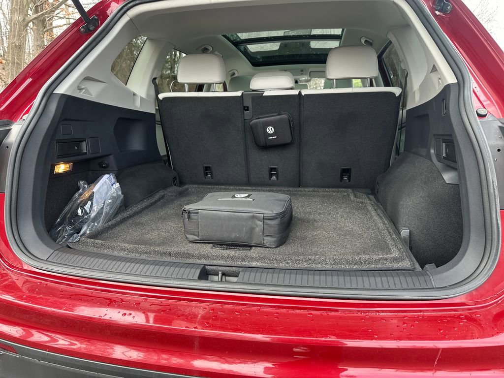 Used 2019 Volkswagen Tiguan SE w/ Panoramic Sunroof Package AWD/4WD image 14