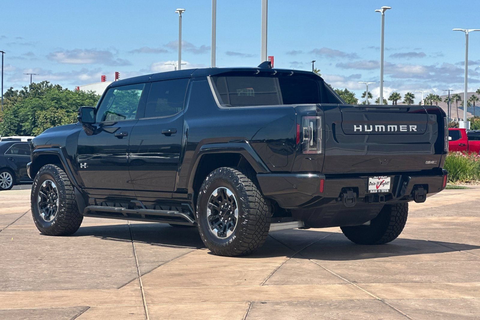Used 2025 GMC Hummer EV 2X w/ Extreme Off-Road Package AWD/4WD image 6