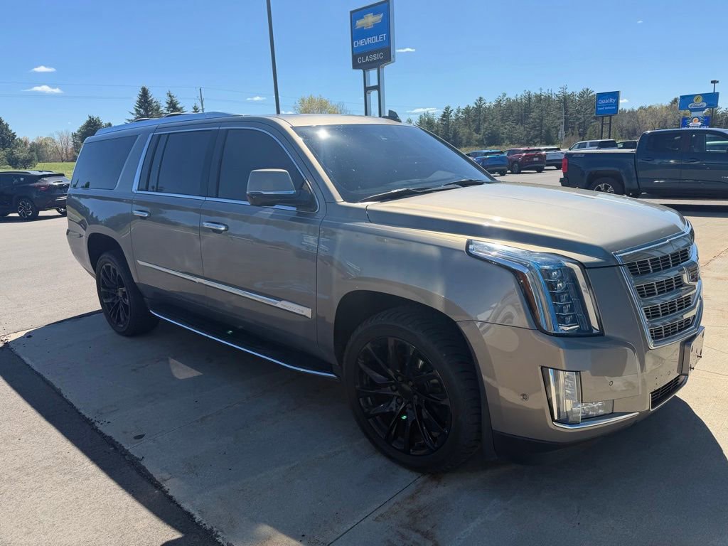 Used 2018 Cadillac Escalade ESV Premium Luxury w/ LPO, Radiant Package AWD/4WD image 3