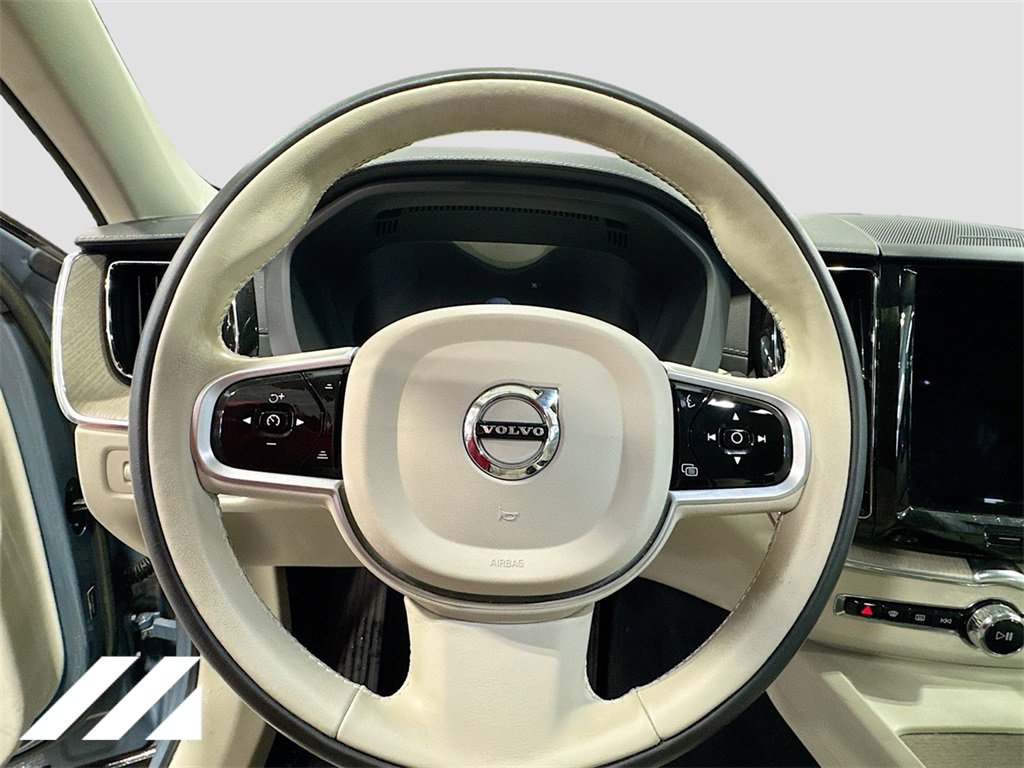 Used 2022 Volvo XC60 B6 Inscription w/ Advanced Package image 11