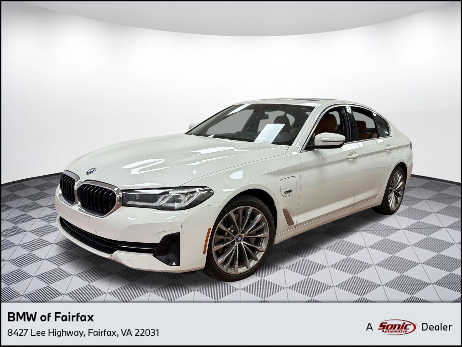 Used 2023 BMW 530e xDrive w/ Premium Package image 1