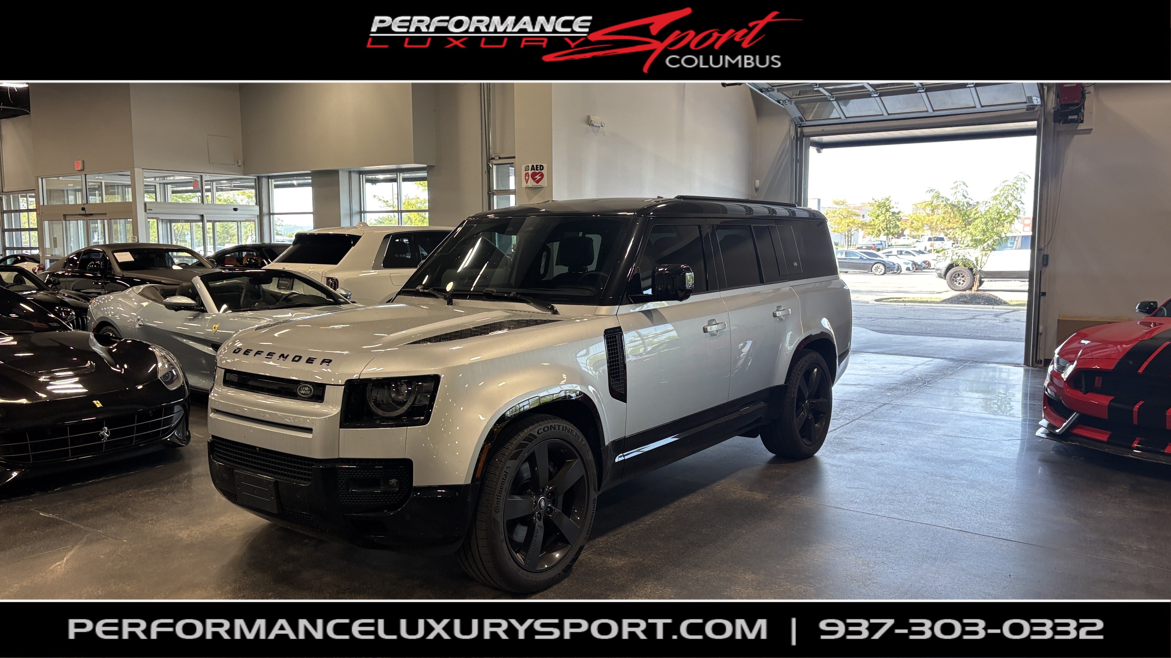 Used 2024 Land Rover Defender 130 X-Dynamic SE AWD/4WD image 1