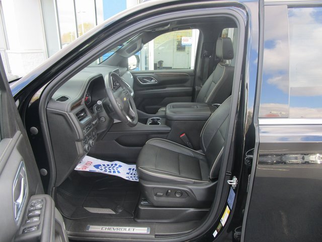 Used 2021 Chevrolet Tahoe Premier w/ Premium Package image 19