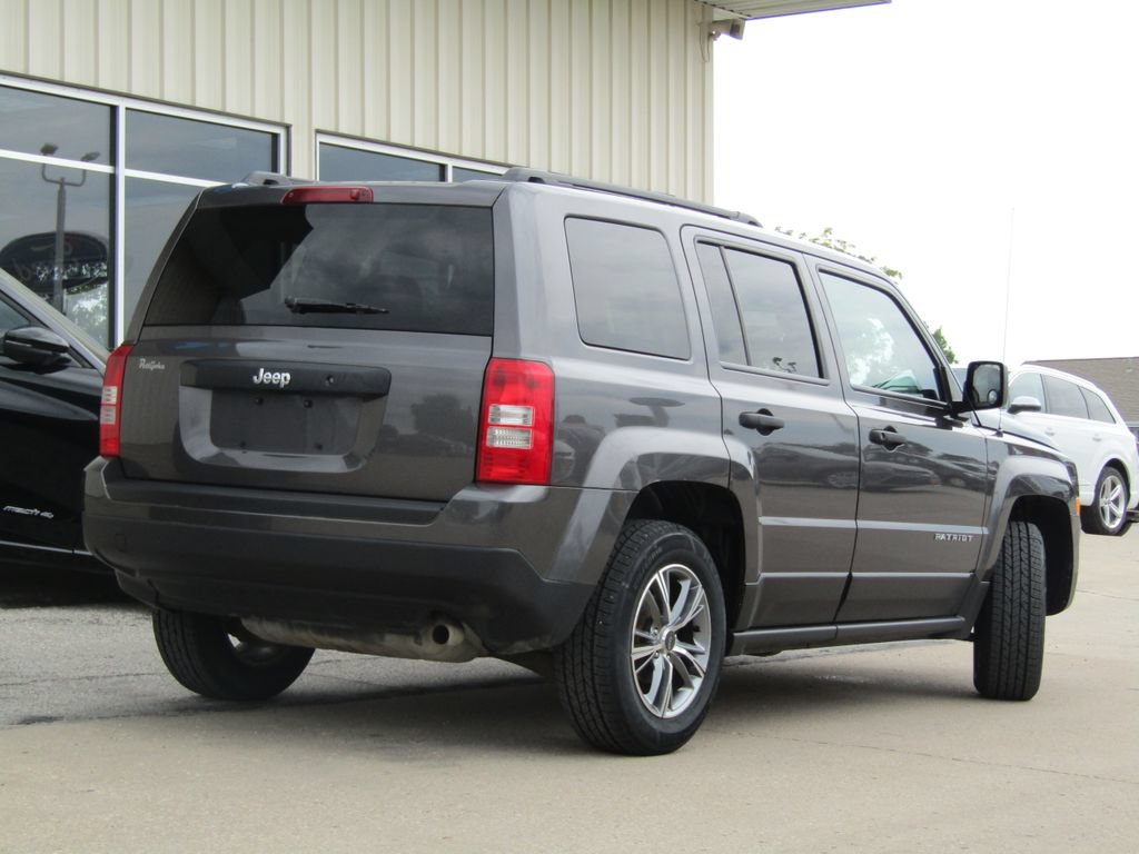 Used 2015 Jeep Patriot Sport FWD image 3