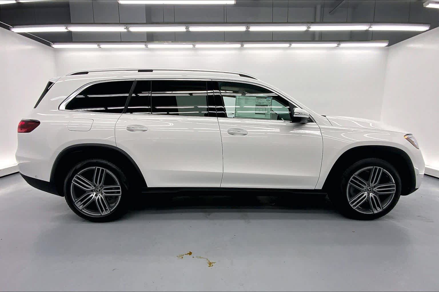 New 2026 Mercedes-Benz GLS 450 4MATIC image 9