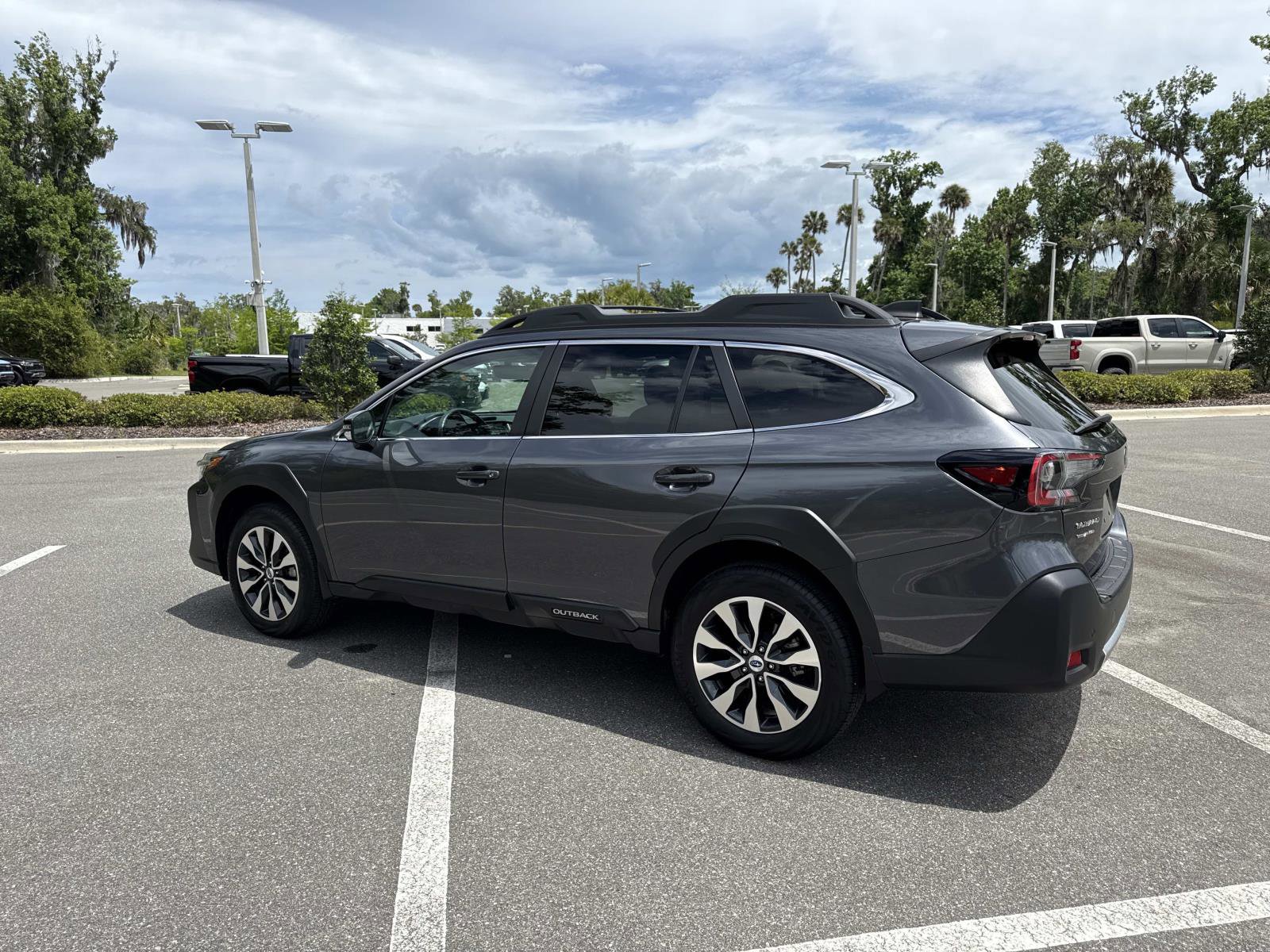 Used 2025 Subaru Outback Limited w/ Popular Package #2 AWD/4WD image 5
