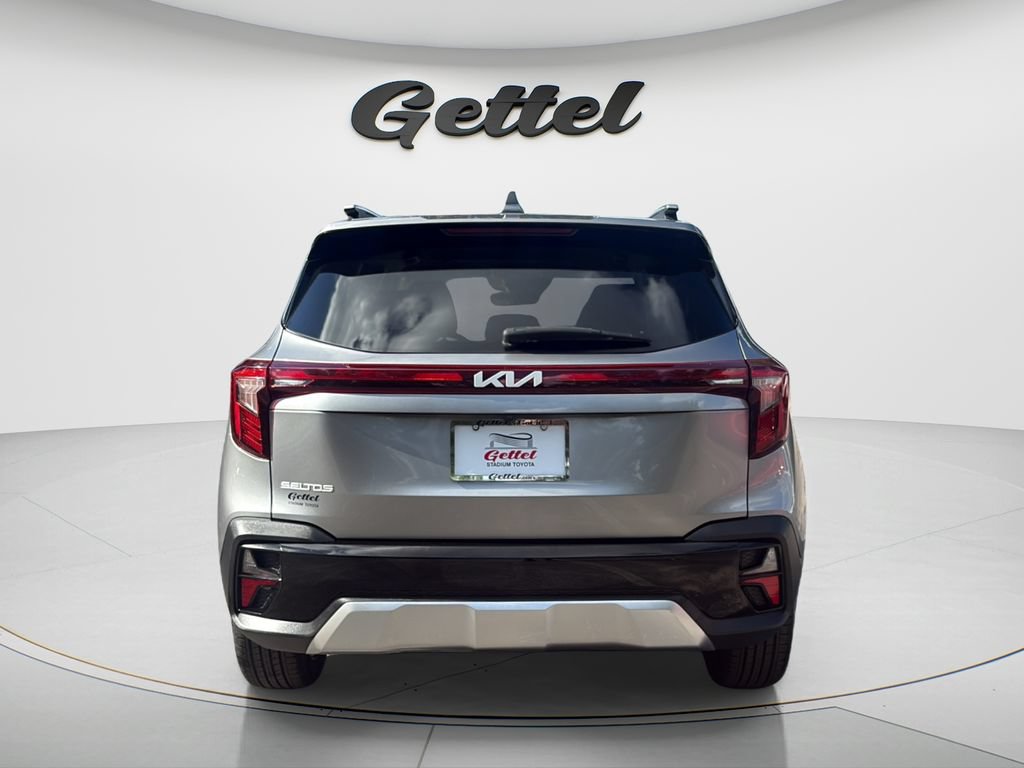 Used 2024 Kia Seltos EX FWD image 6