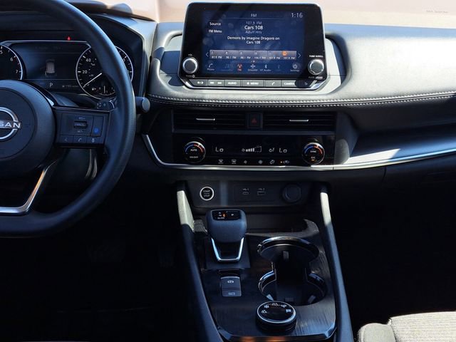 Used 2023 Nissan Rogue SV image 24