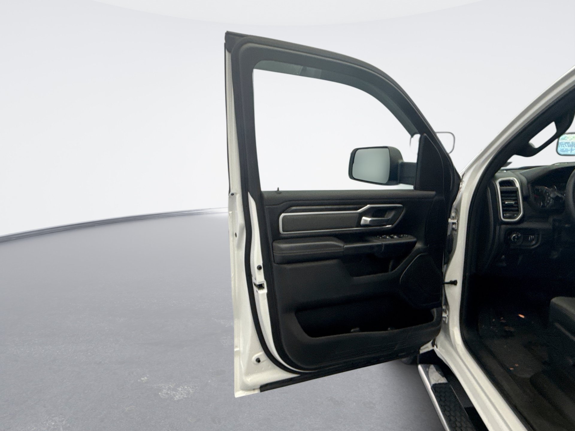 Used 2023 RAM 1500 Big Horn AWD/4WD image 9