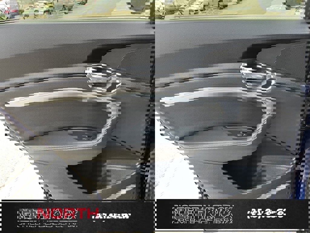 Used 2023 Audi e-tron Premium Plus w/ Premium Plus Package image 17