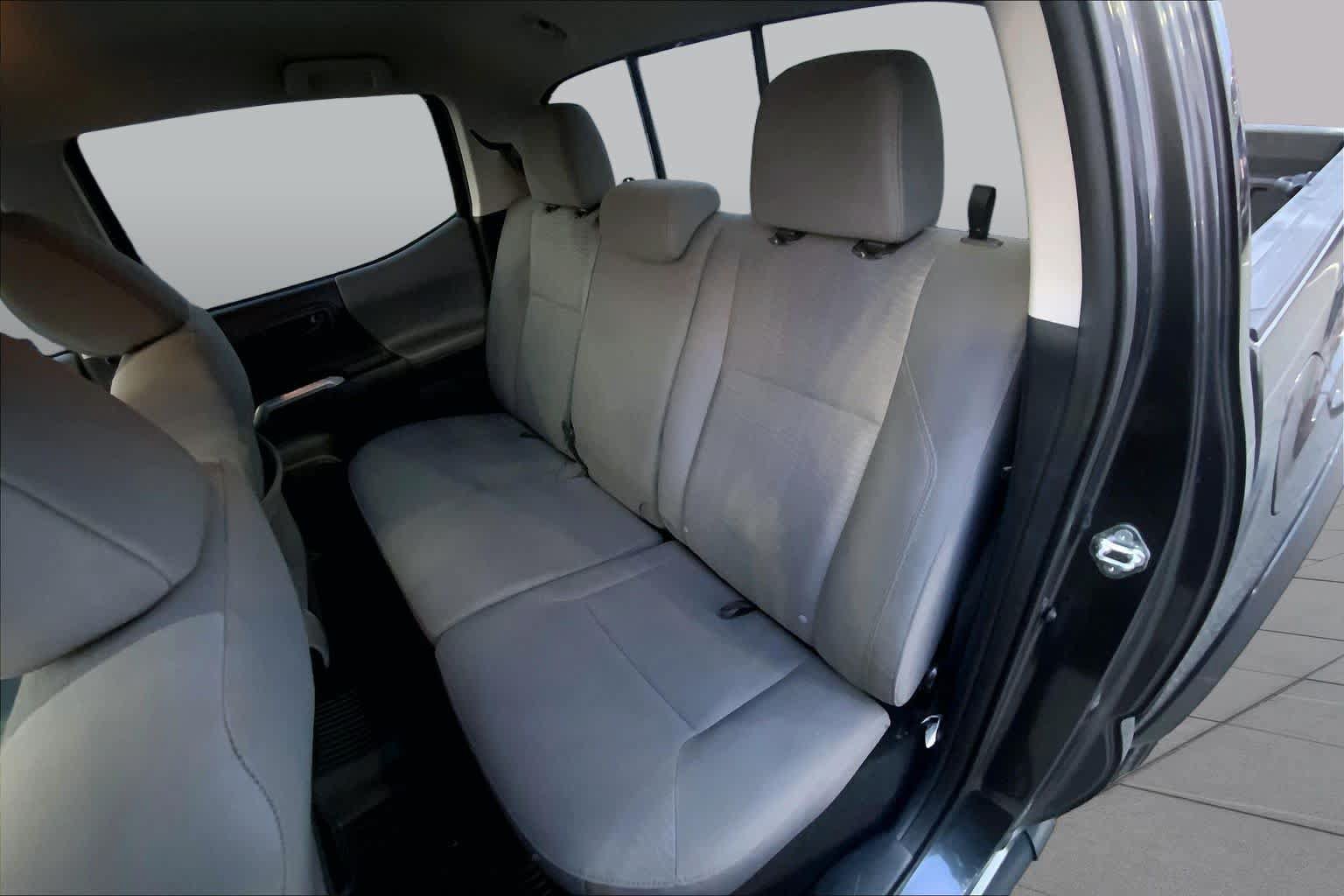 Used 2019 Toyota Tacoma SR5 RWD image 20