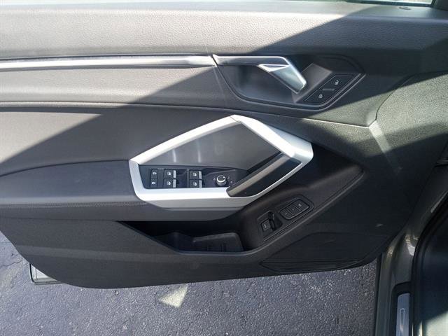 Used 2023 Audi Q3 2.0T Premium image 21