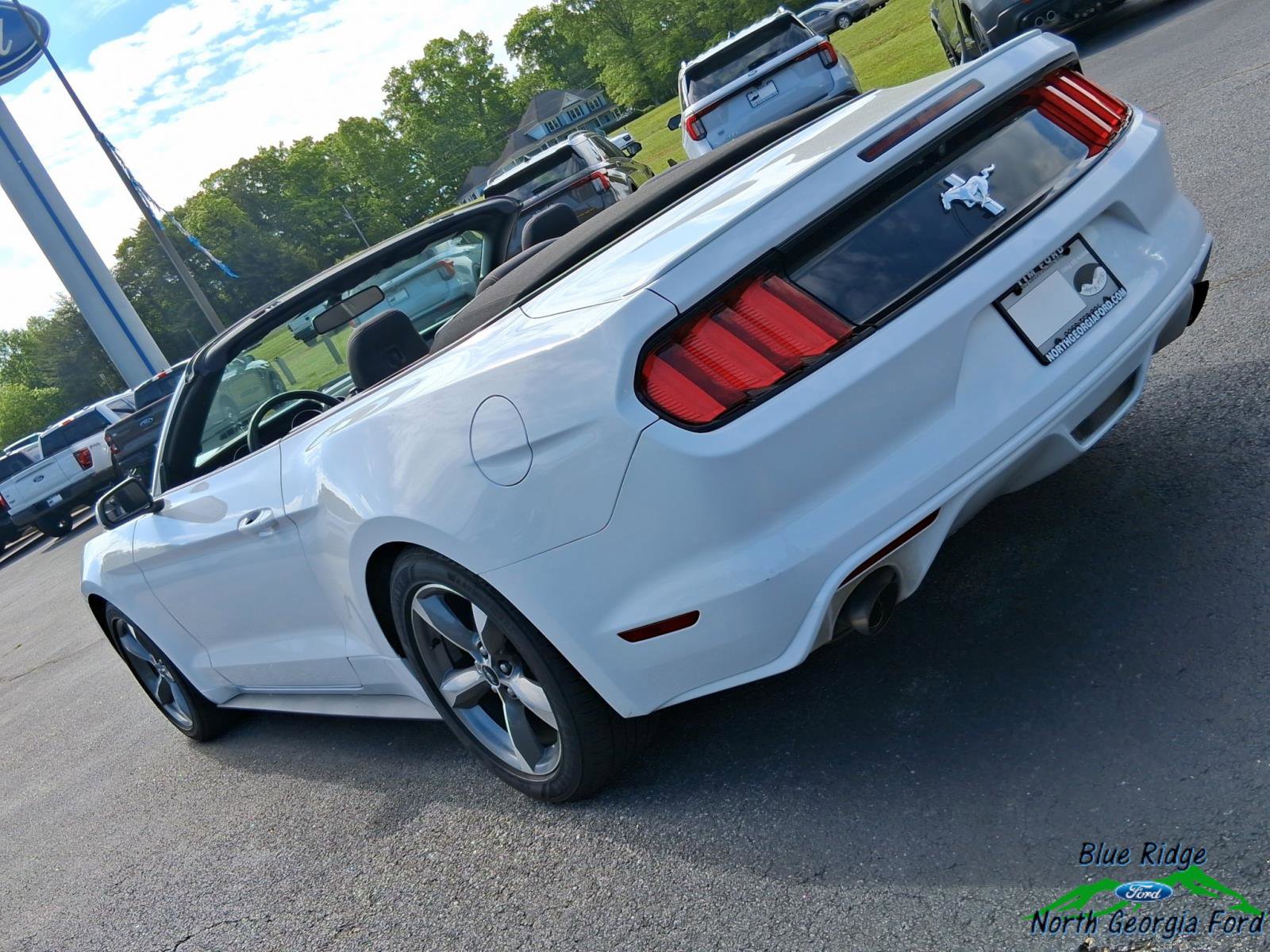 Used 2017 Ford Mustang Convertible w/ Equipment Group 051A RWD image 30