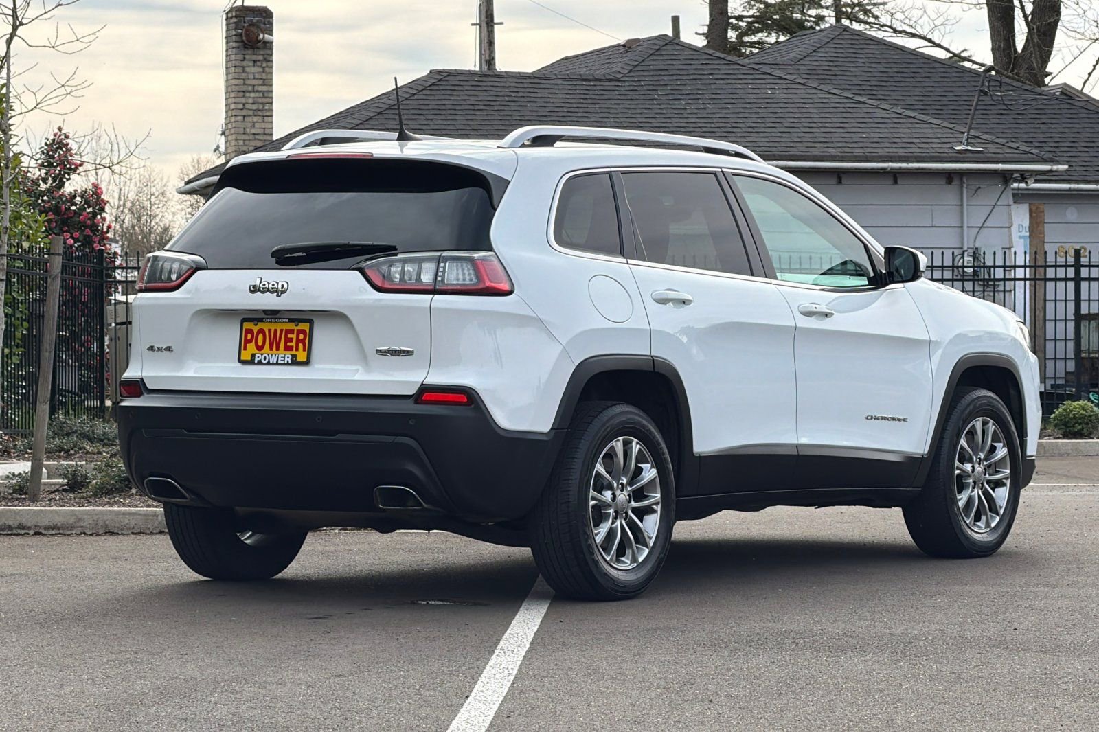 Used 2019 Jeep Cherokee Latitude Plus w/ Comfort/Convenience Group image 4