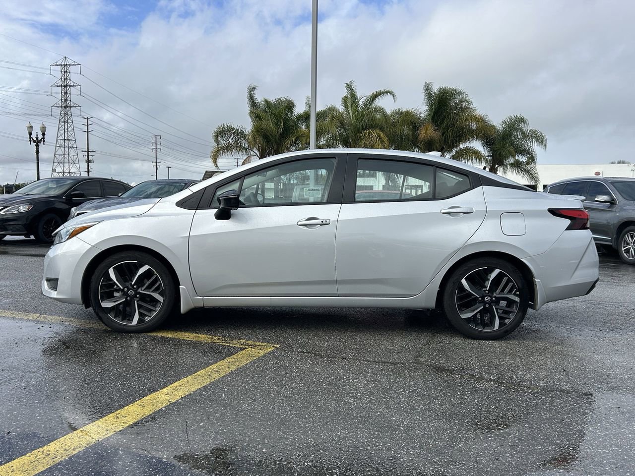 Certified 2025 Nissan Versa SR w/ Trunk Package image 3