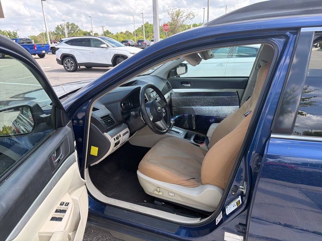 Used 2010 Subaru Outback 2.5i Premium AWD/4WD image 3
