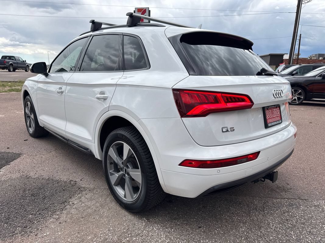 Used 2020 Audi Q5 2.0T Premium w/ Titanium Sport Package AWD/4WD image 4