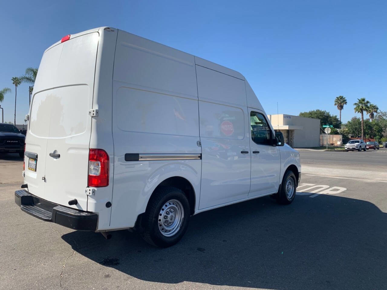 Used 2020 Nissan NV 2500 S image 14