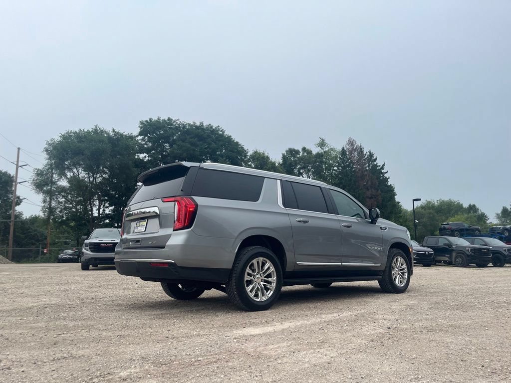 Used 2023 GMC Yukon XL SLT w/ SLT Premium Package AWD/4WD image 6