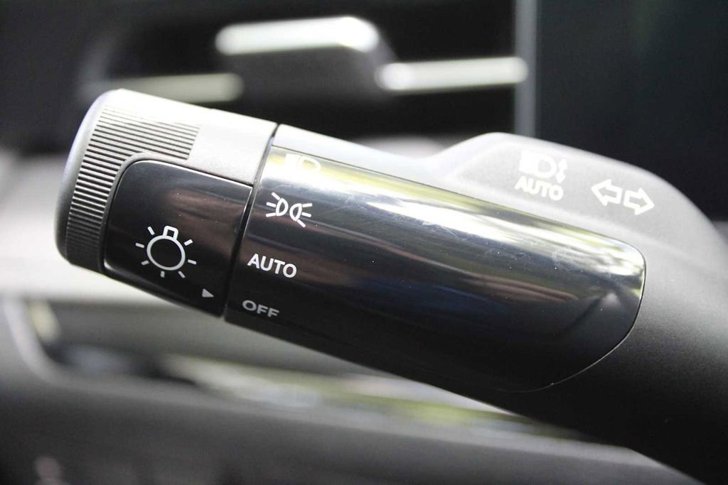 New 2025 Kia K5 LXS image 24