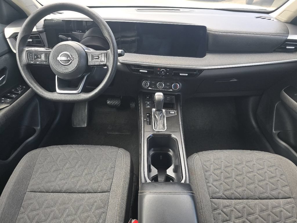 Used 2025 Nissan Kicks SV AWD/4WD image 20