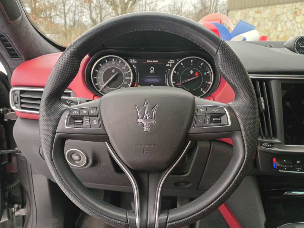 Used 2023 Maserati Levante GT AWD/4WD image 14