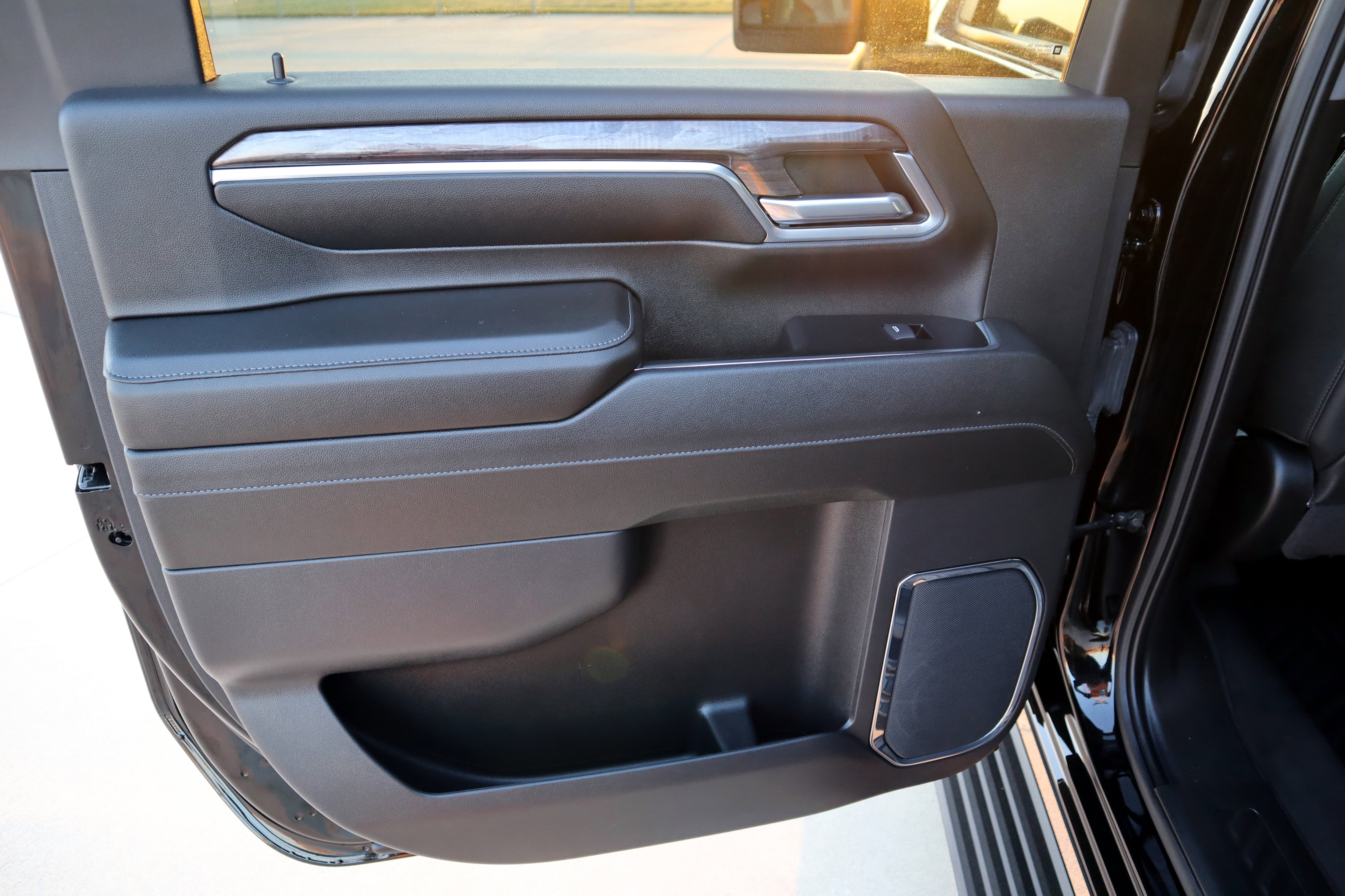 Used 2024 Chevrolet Silverado 2500 LTZ w/ LTZ Plus Package image 20