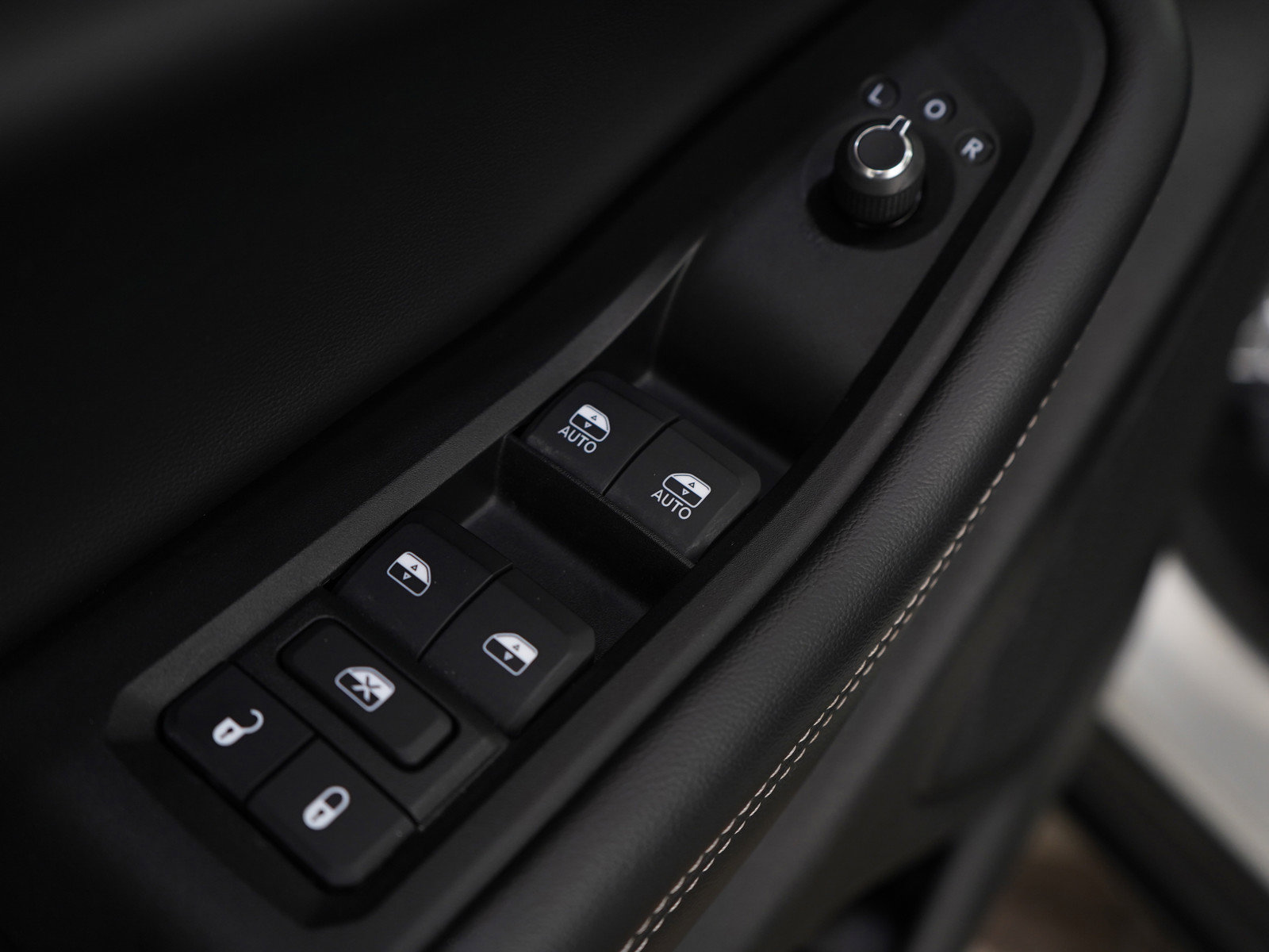 Used 2024 Jeep Grand Cherokee Limited image 21